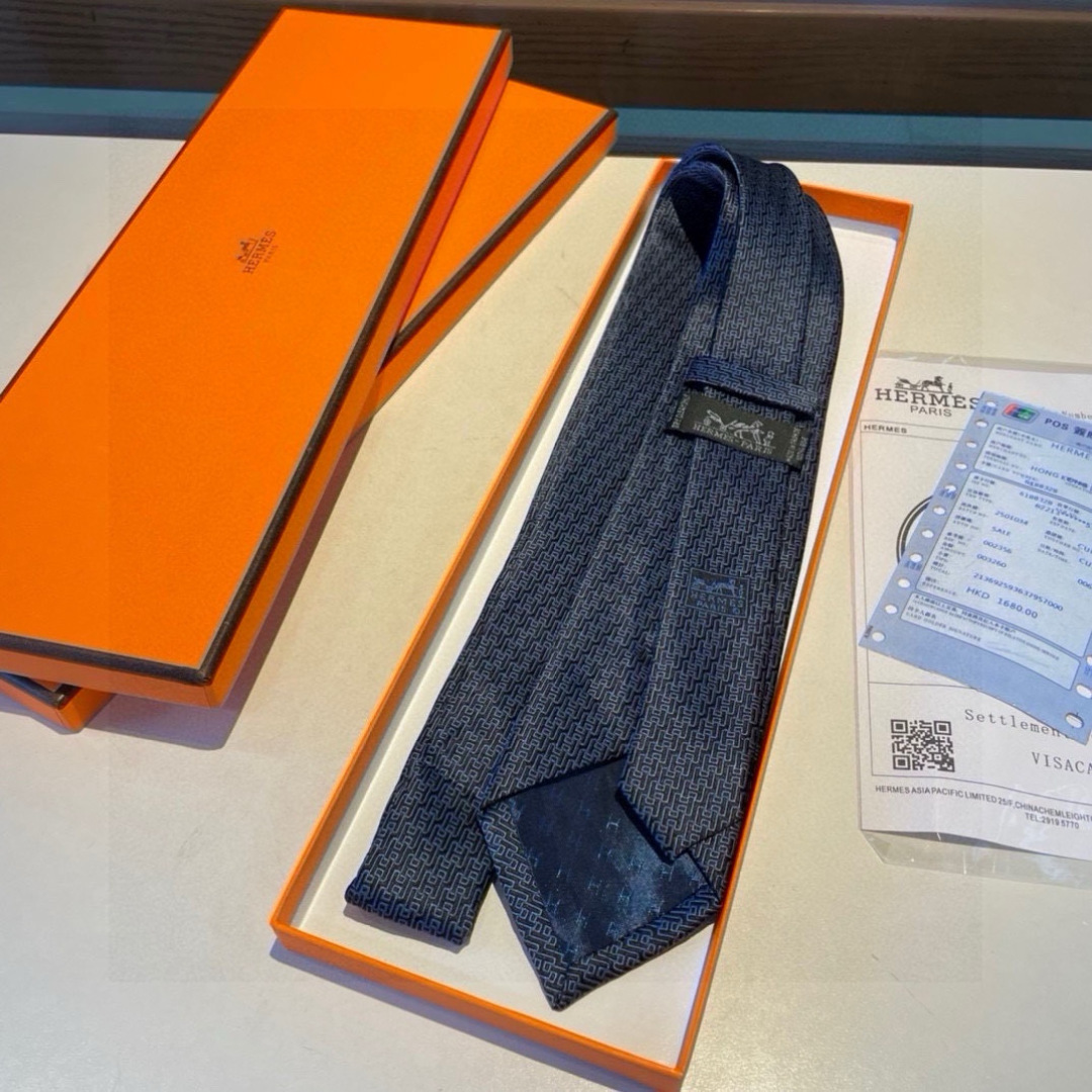 特价爱马仕H字母男士新款领带系列👔👔，让男士可以充分展示自己个性。100%顶级斜纹真丝手工定制‼