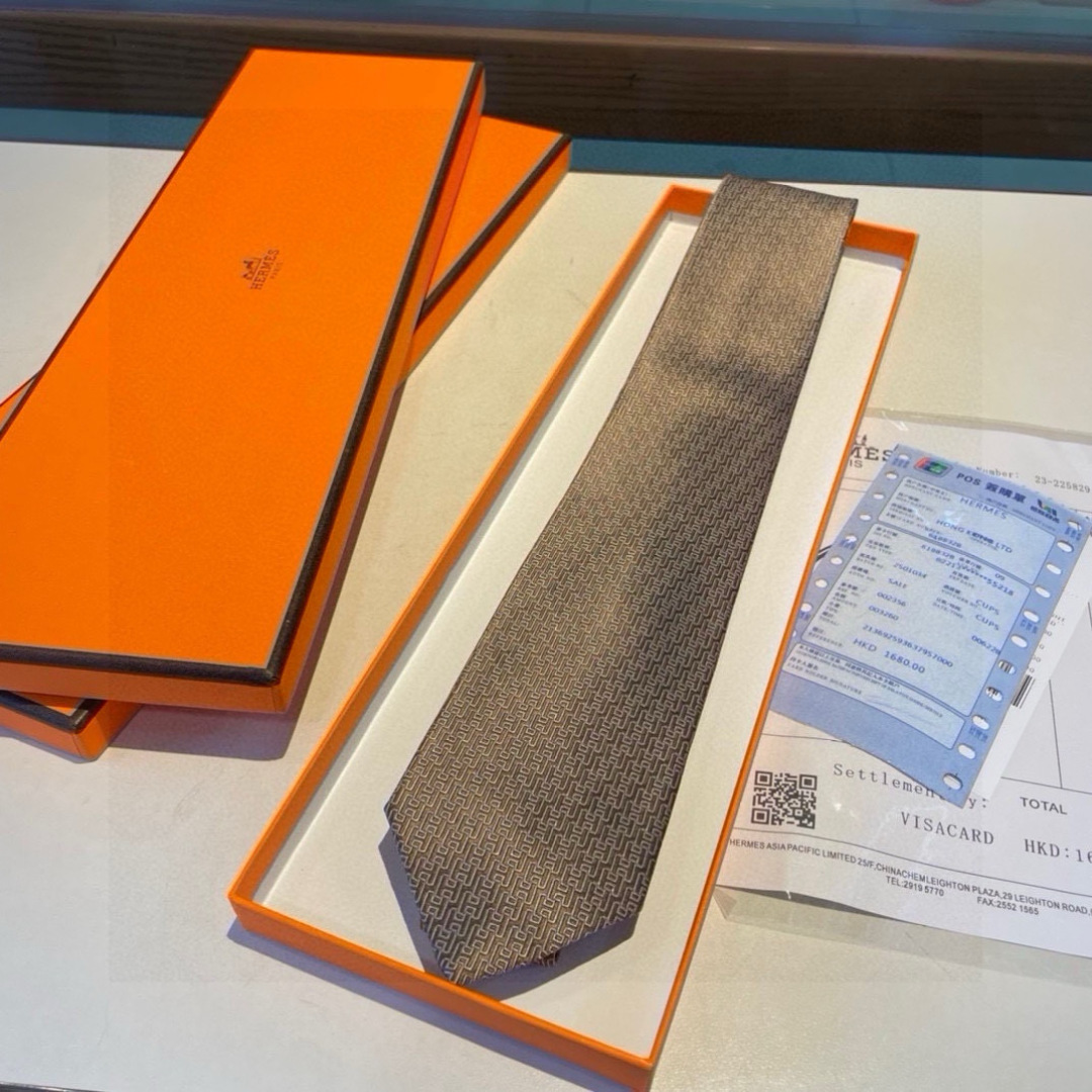 特价爱马仕H字母男士新款领带系列👔👔，让男士可以充分展示自己个性。100%顶级斜纹真丝手工定制‼