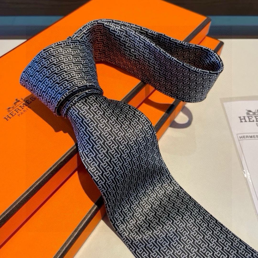 特价爱马仕H字母男士新款领带系列👔👔，让男士可以充分展示自己个性。100%顶级斜纹真丝手工定制‼