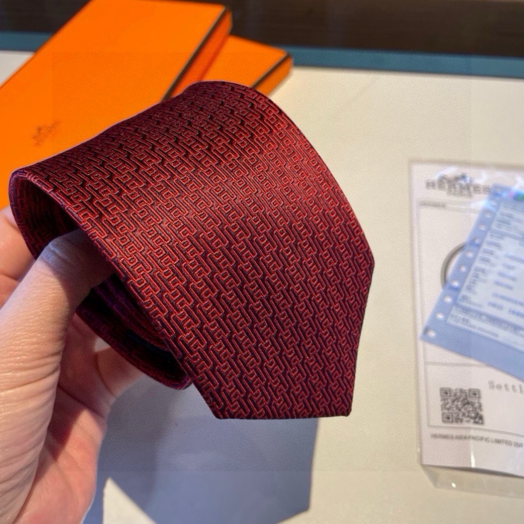 特价爱马仕H字母男士新款领带系列👔👔，让男士可以充分展示自己个性。100%顶级斜纹真丝手工定制‼