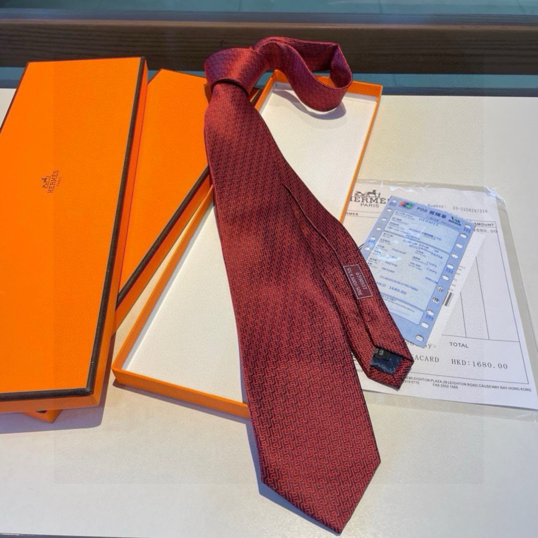 特价爱马仕H字母男士新款领带系列👔👔，让男士可以充分展示自己个性。100%顶级斜纹真丝手工定制‼