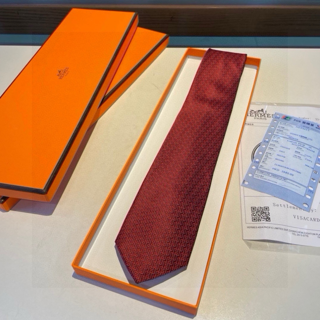 特价爱马仕H字母男士新款领带系列👔👔，让男士可以充分展示自己个性。100%顶级斜纹真丝手工定制‼