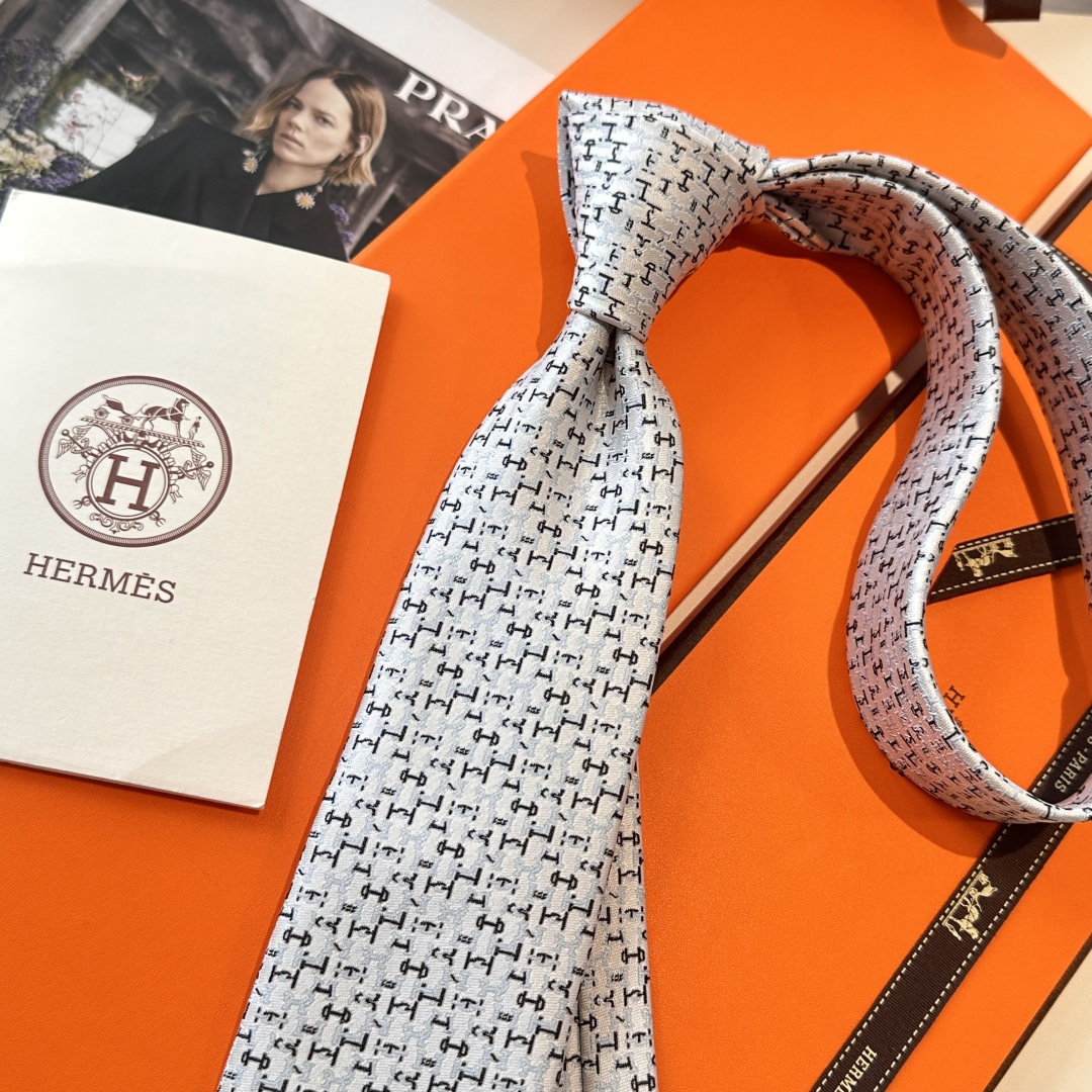 特价特价P 白色 男士新款领带系列【H字母领带】👔👔，稀有😻😻H家每年都有一千条不同印花的领带面世，从最