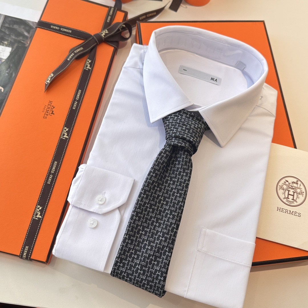 特价特价P 黑色 男士新款领带系列【H字母领带】👔👔，稀有😻😻H家每年都有一千条不同印花的领带面世，从最