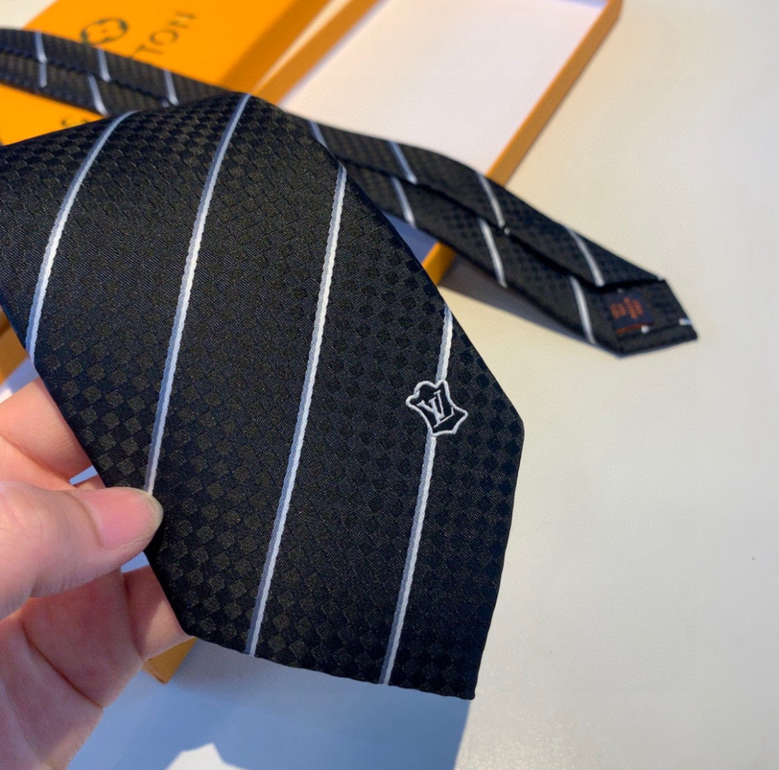 特价特价P LV专柜同步出货啦‼ 男士领带系列【ECU领带】👔👔，稀有😻😻展现精湛手工与时尚优雅的理想选