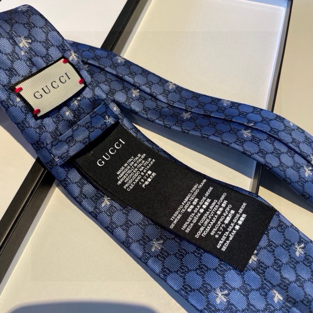 特价 G家专柜新款【GG蜜蜂印花领带】男士领带👔👔，稀有采用经典小G LOGO提花展现精湛手工与时尚优雅