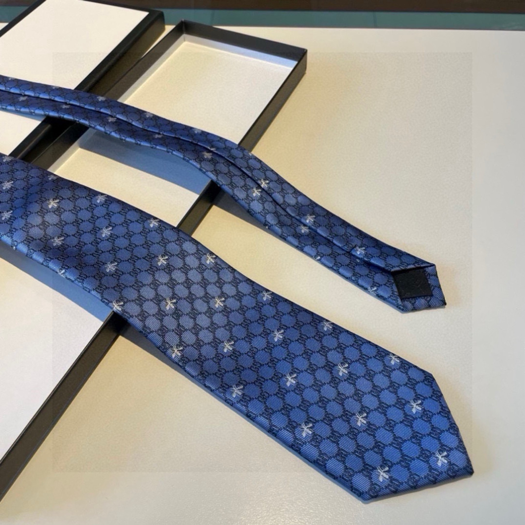 特价 G家专柜新款【GG蜜蜂印花领带】男士领带👔👔，稀有采用经典小G LOGO提花展现精湛手工与时尚优雅