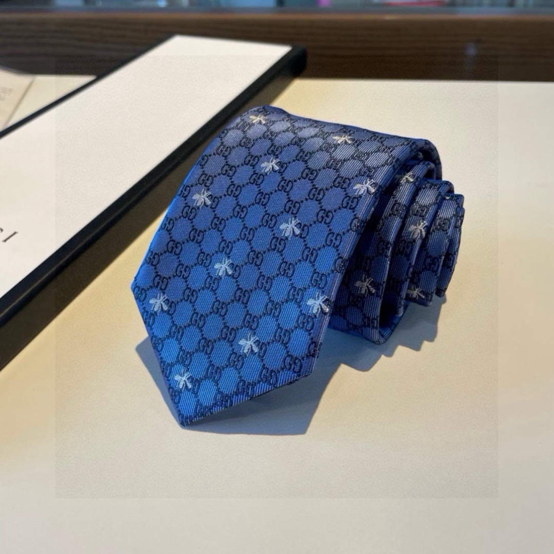 特价 G家专柜新款【GG蜜蜂印花领带】男士领带👔👔，稀有采用经典小G LOGO提花展现精湛手工与时尚优雅