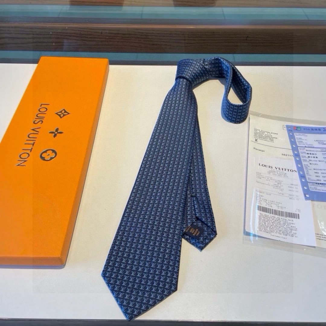 特价💖💖 男士领带系列【L字母领带】👔👔，稀有😻😻展现精湛手工与时尚优雅的理想选择，此款真丝织就的Dia