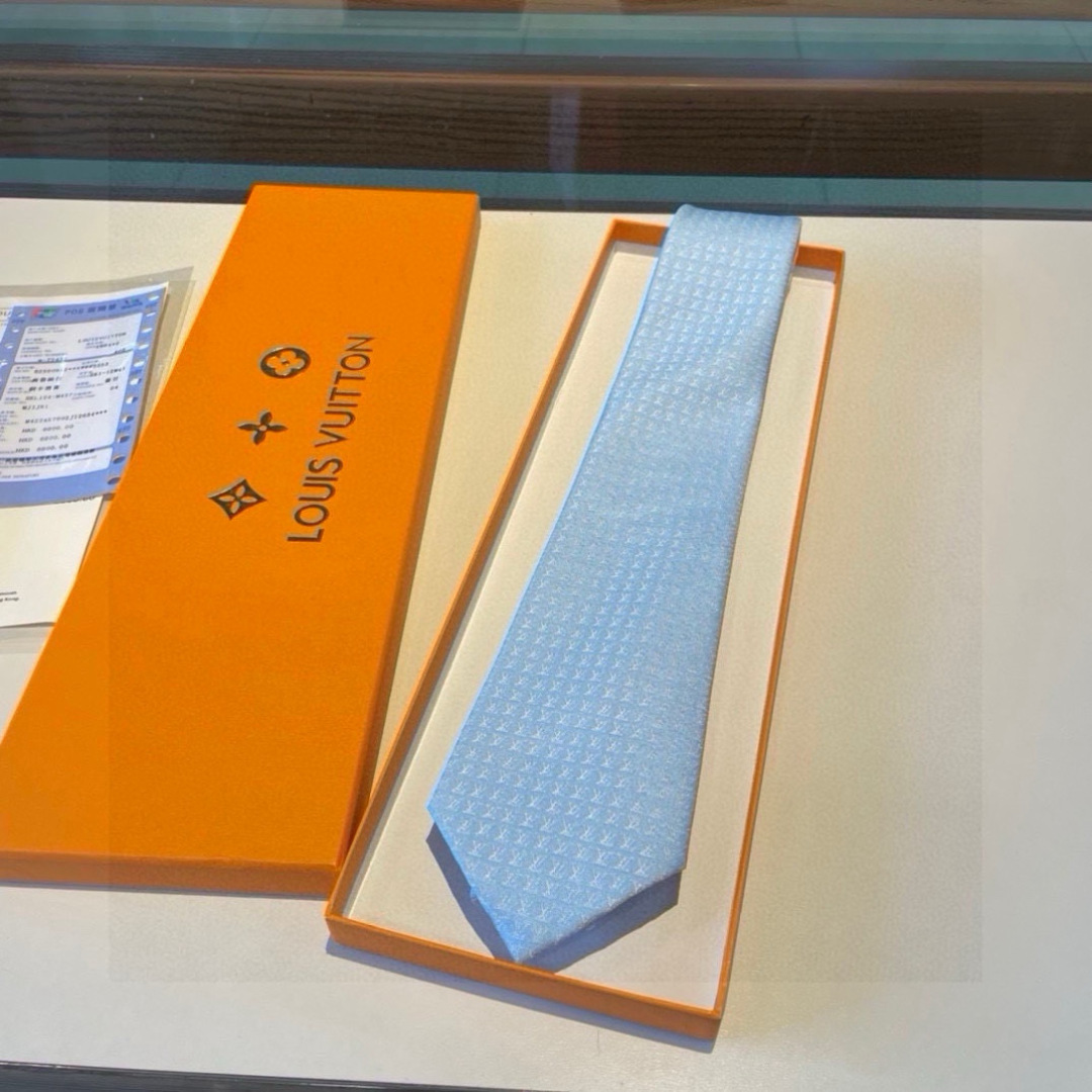 特价💖💖 男士领带系列【L字母领带】👔👔，稀有😻😻展现精湛手工与时尚优雅的理想选择，此款真丝织就的Dia