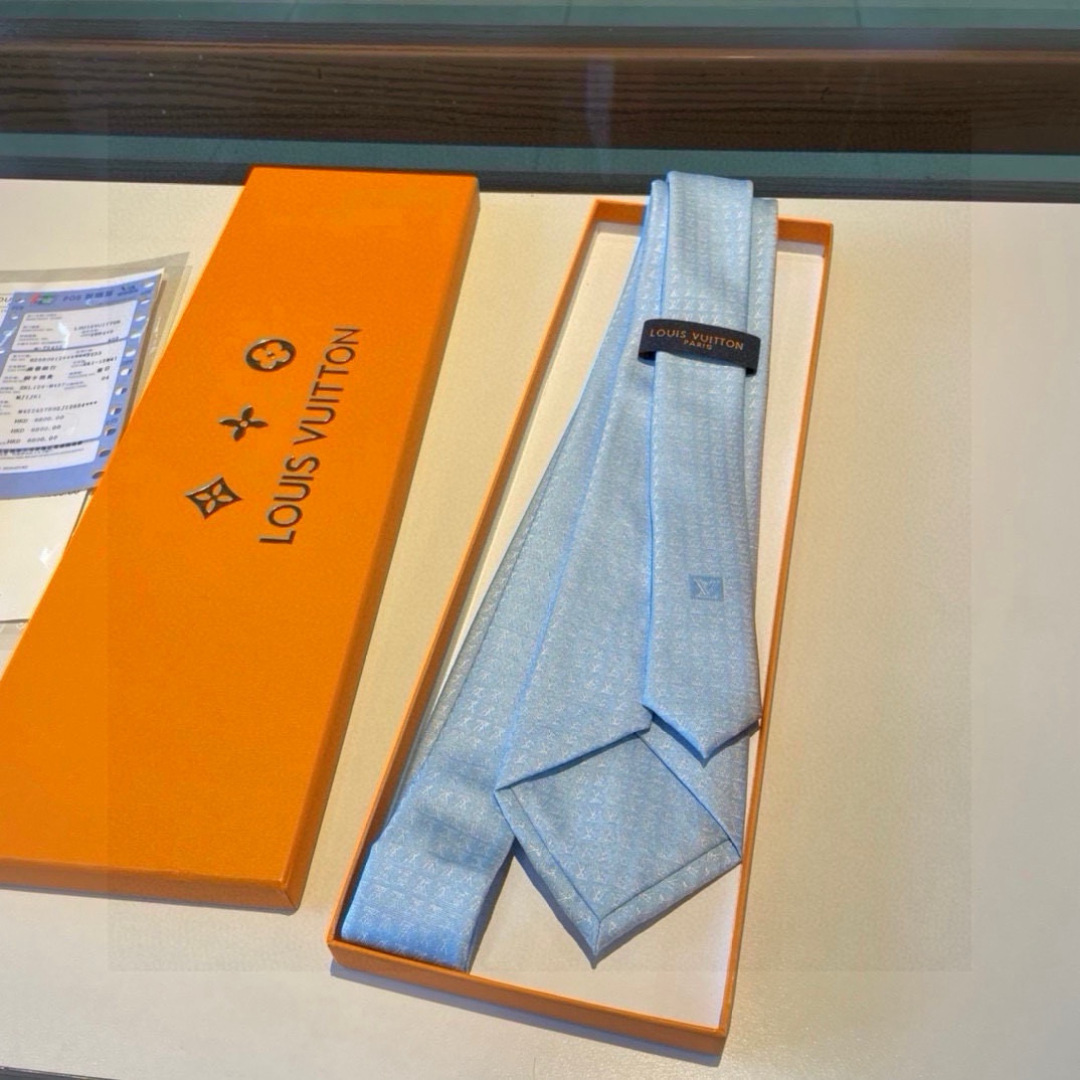 特价💖💖 男士领带系列【L字母领带】👔👔，稀有😻😻展现精湛手工与时尚优雅的理想选择，此款真丝织就的Dia