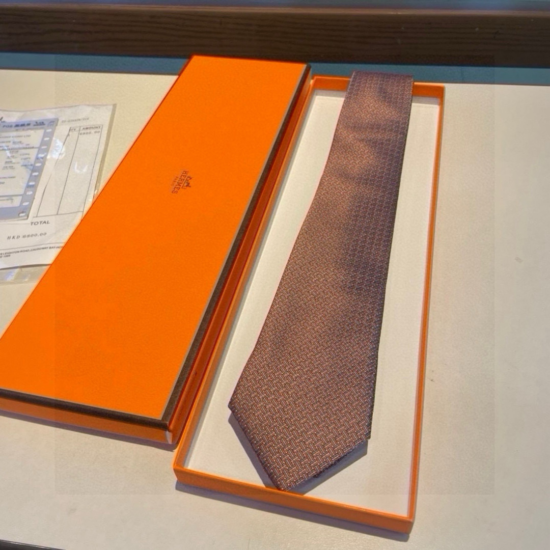 特价 爱马仕H字母男士新款领带系列👔👔，让男士可以充分展示自己个性。100%顶级斜纹真丝手工定制‼