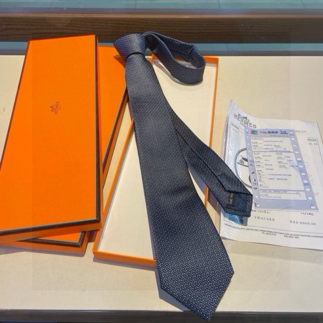 特价 爱马仕H字母男士新款领带系列👔👔，让男士可以充分展示自己个性。100%顶级斜纹真丝手工定制‼