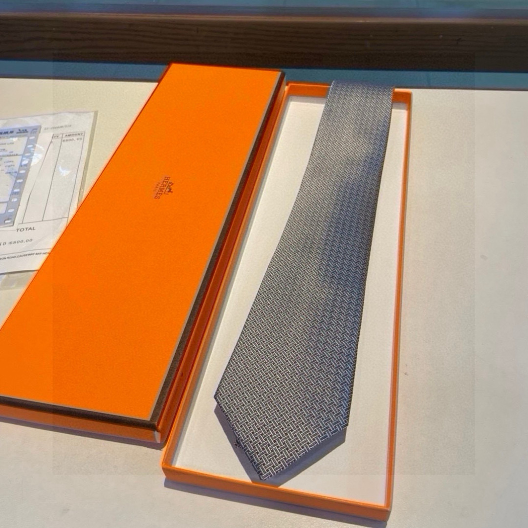 特价 爱马仕H字母男士新款领带系列👔👔，让男士可以充分展示自己个性。100%顶级斜纹真丝手工定制‼