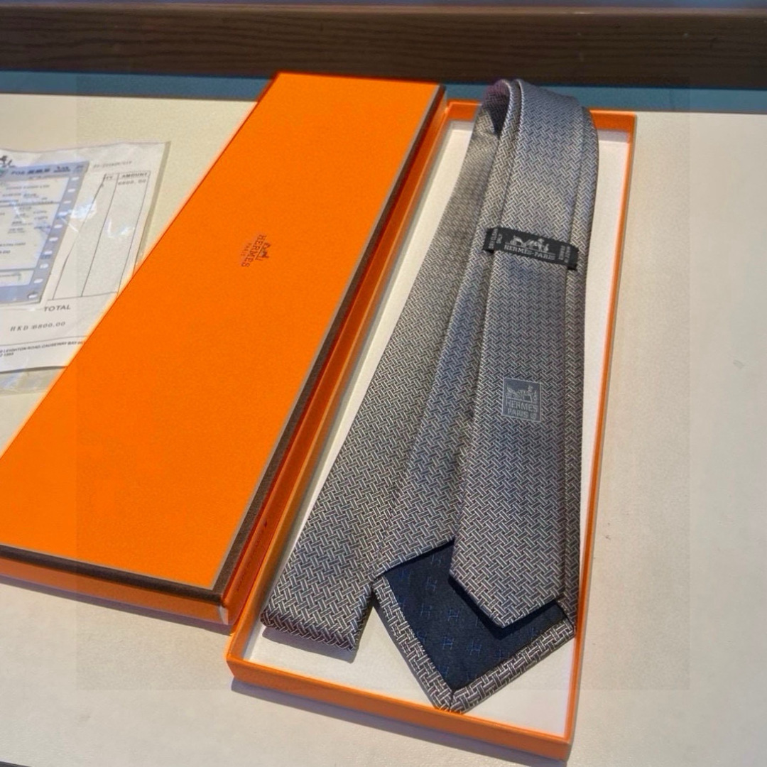 特价 爱马仕H字母男士新款领带系列👔👔，让男士可以充分展示自己个性。100%顶级斜纹真丝手工定制‼