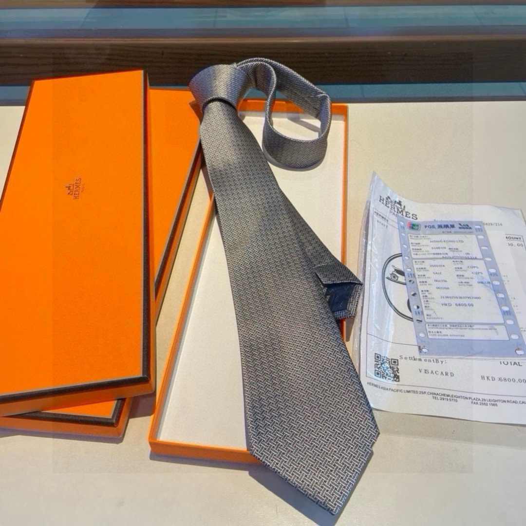 特价 爱马仕H字母男士新款领带系列👔👔，让男士可以充分展示自己个性。100%顶级斜纹真丝手工定制‼