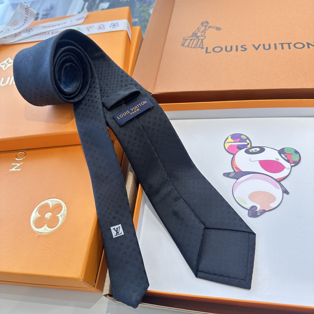 特价👏👏专柜同歩👔👔精致的小Logo暗纹提花，低调奢华大气的配色，这款领带将Lv标志性的Damier图案