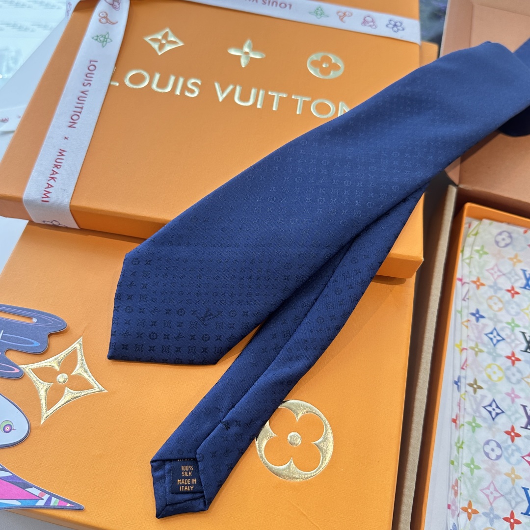 特价👏👏专柜同歩👔👔精致的小Logo暗纹提花，低调奢华大气的配色，这款领带将Lv标志性的Damier图案