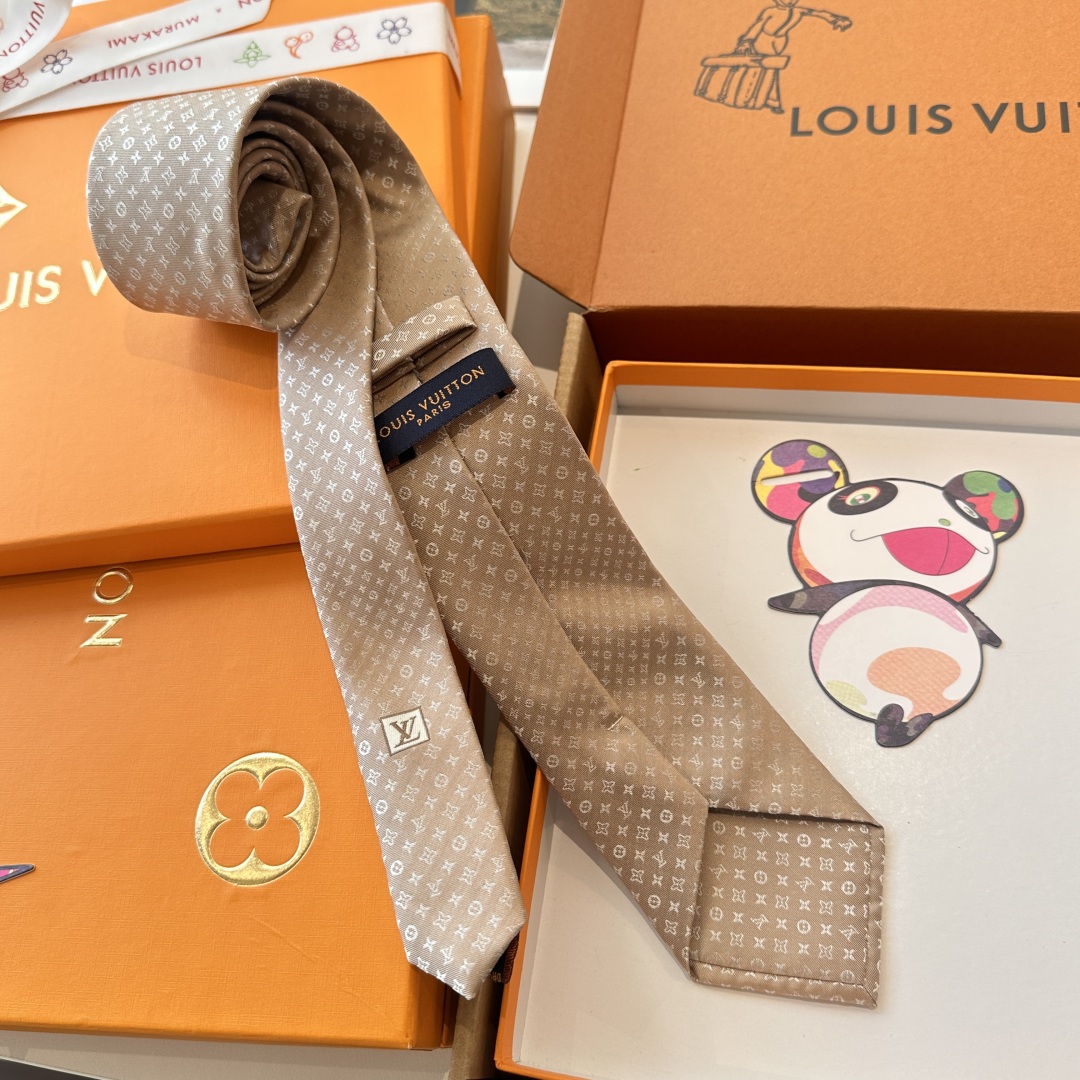 特价👏👏专柜同歩👔👔精致的小Logo暗纹提花，低调奢华大气的配色，这款领带将Lv标志性的Damier图案