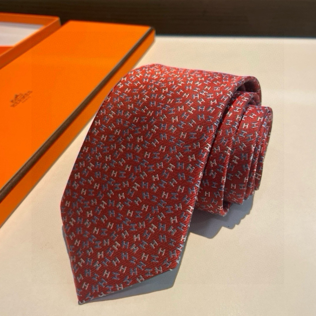 特价爱马仕男士新款领带系列👔👔，让男士可以充分展示自己个性。100%顶级斜纹真丝手工定制‼