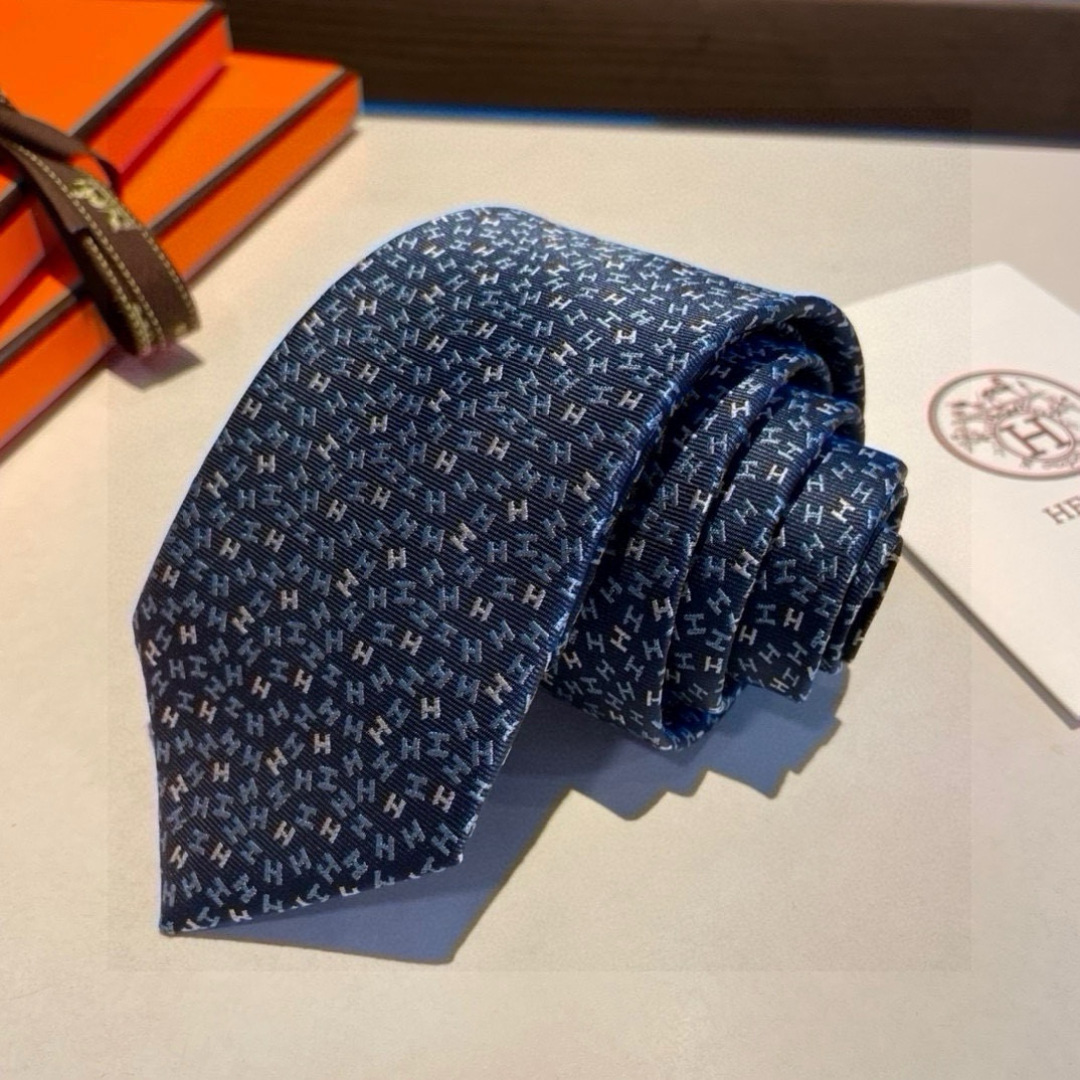 特价爱马仕男士新款领带系列👔👔，让男士可以充分展示自己个性。100%顶级斜纹真丝手工定制‼