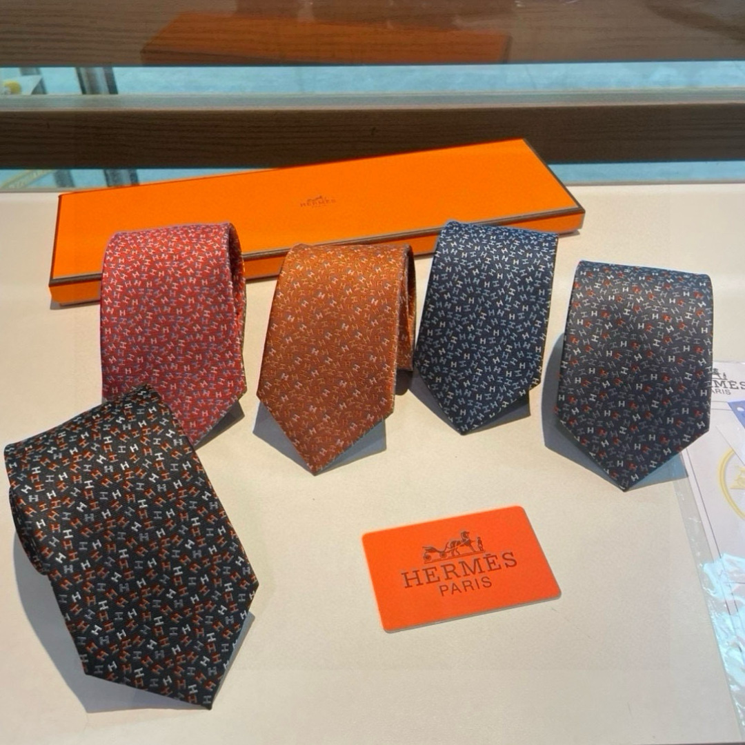 特价爱马仕男士新款领带系列👔👔，让男士可以充分展示自己个性。100%顶级斜纹真丝手工定制‼