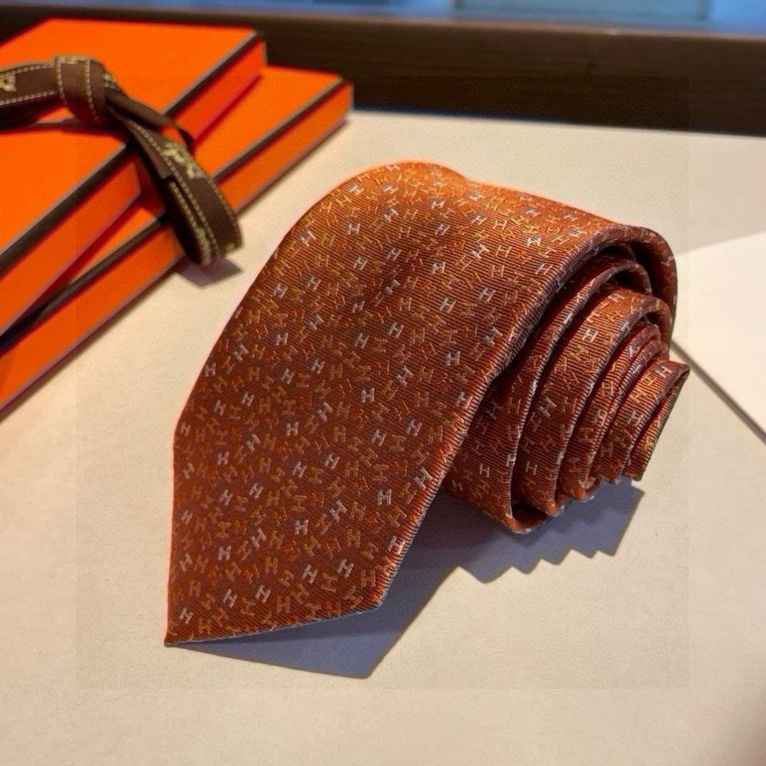 特价爱马仕男士新款领带系列👔👔，让男士可以充分展示自己个性。100%顶级斜纹真丝手工定制‼