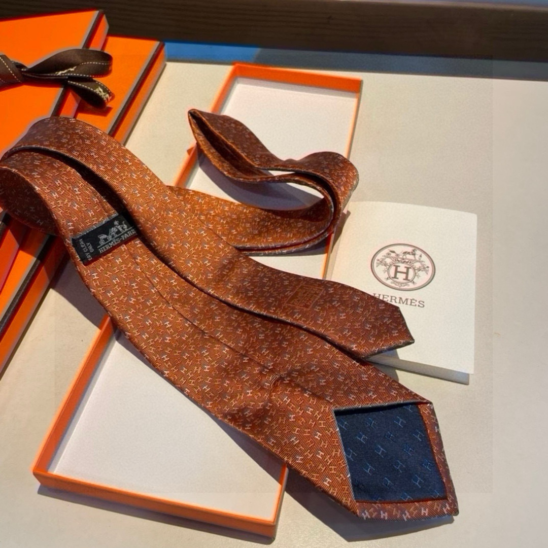 特价爱马仕男士新款领带系列👔👔，让男士可以充分展示自己个性。100%顶级斜纹真丝手工定制‼