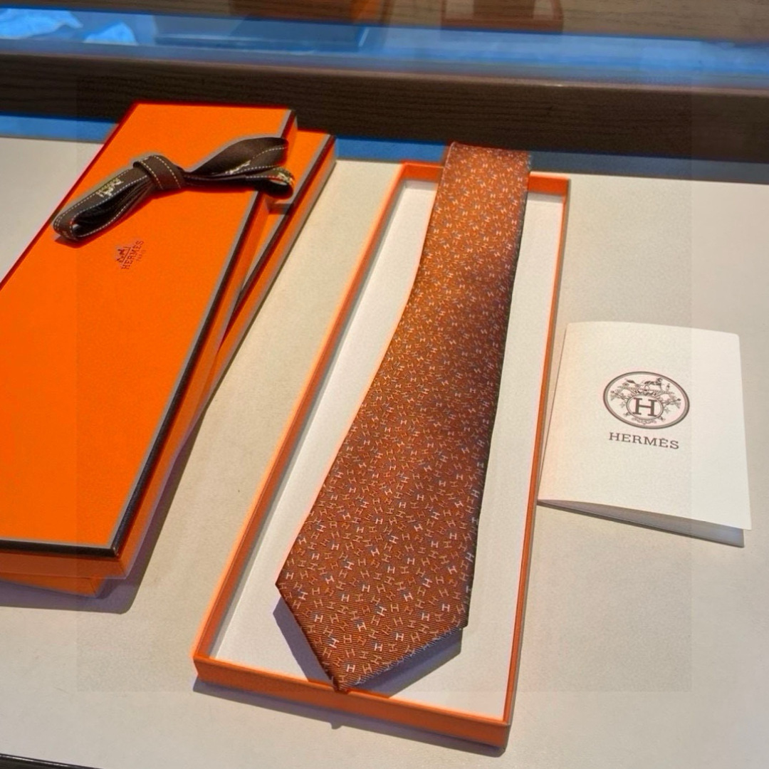 特价爱马仕男士新款领带系列👔👔，让男士可以充分展示自己个性。100%顶级斜纹真丝手工定制‼