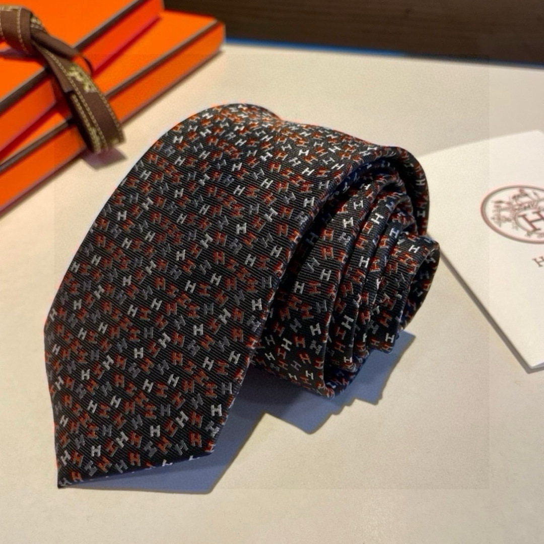 特价爱马仕男士新款领带系列👔👔，让男士可以充分展示自己个性。100%顶级斜纹真丝手工定制‼