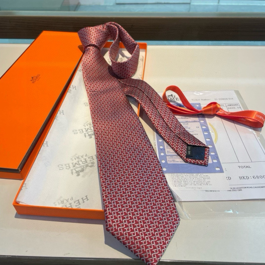 特价 👨‍⚖👨‍✈男士新款领带系列👔👔，稀有H家每年都有一千条不同印花的领带面世，从最初的多以几何图案表