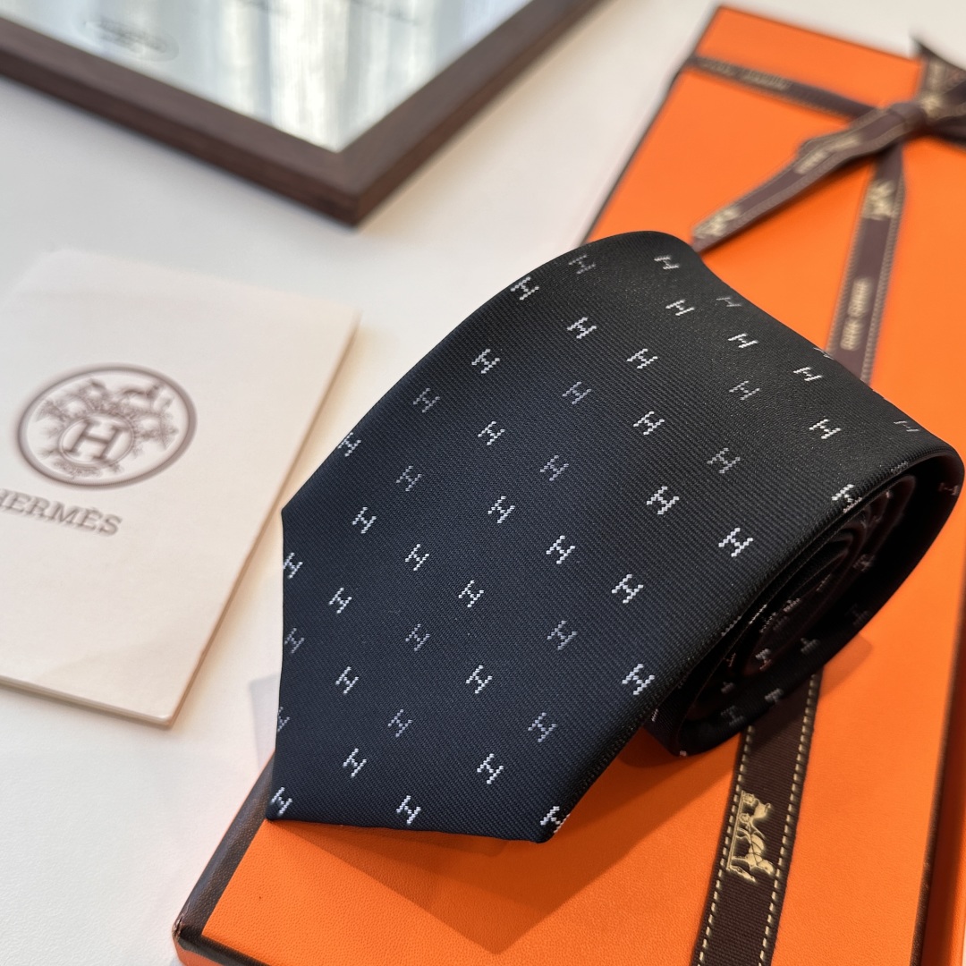 特价特 爱马仕男士新款领带系列👔👔，稀有H家每年都有一千条不同印花的领带面世，从最初的多以几何图案表现骑