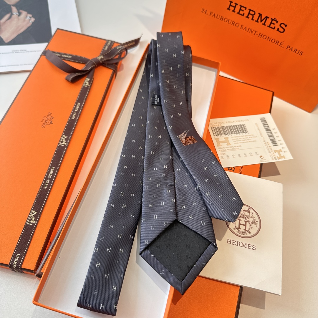 特价特 爱马仕男士新款领带系列👔👔，稀有H家每年都有一千条不同印花的领带面世，从最初的多以几何图案表现骑