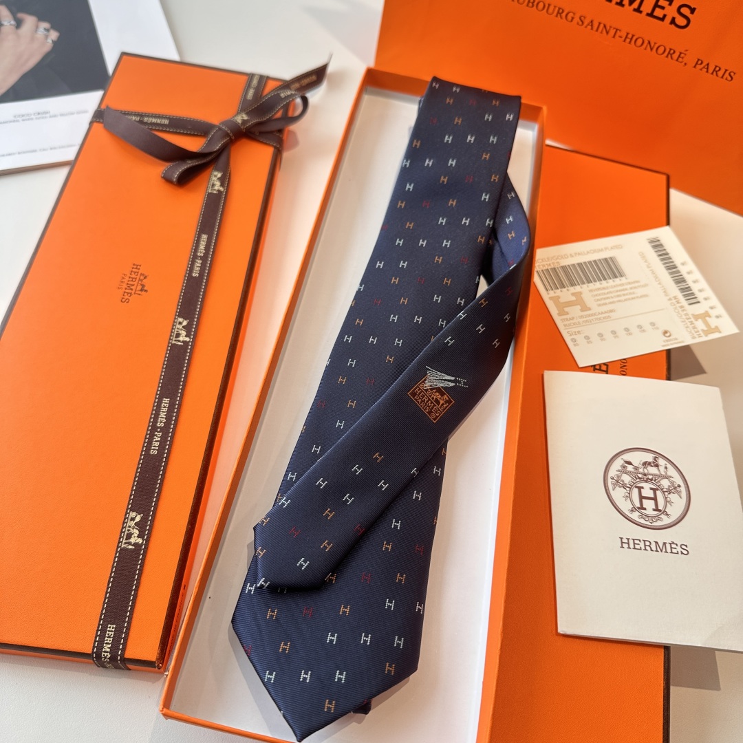 特价特 爱马仕男士新款领带系列👔👔，稀有H家每年都有一千条不同印花的领带面世，从最初的多以几何图案表现骑
