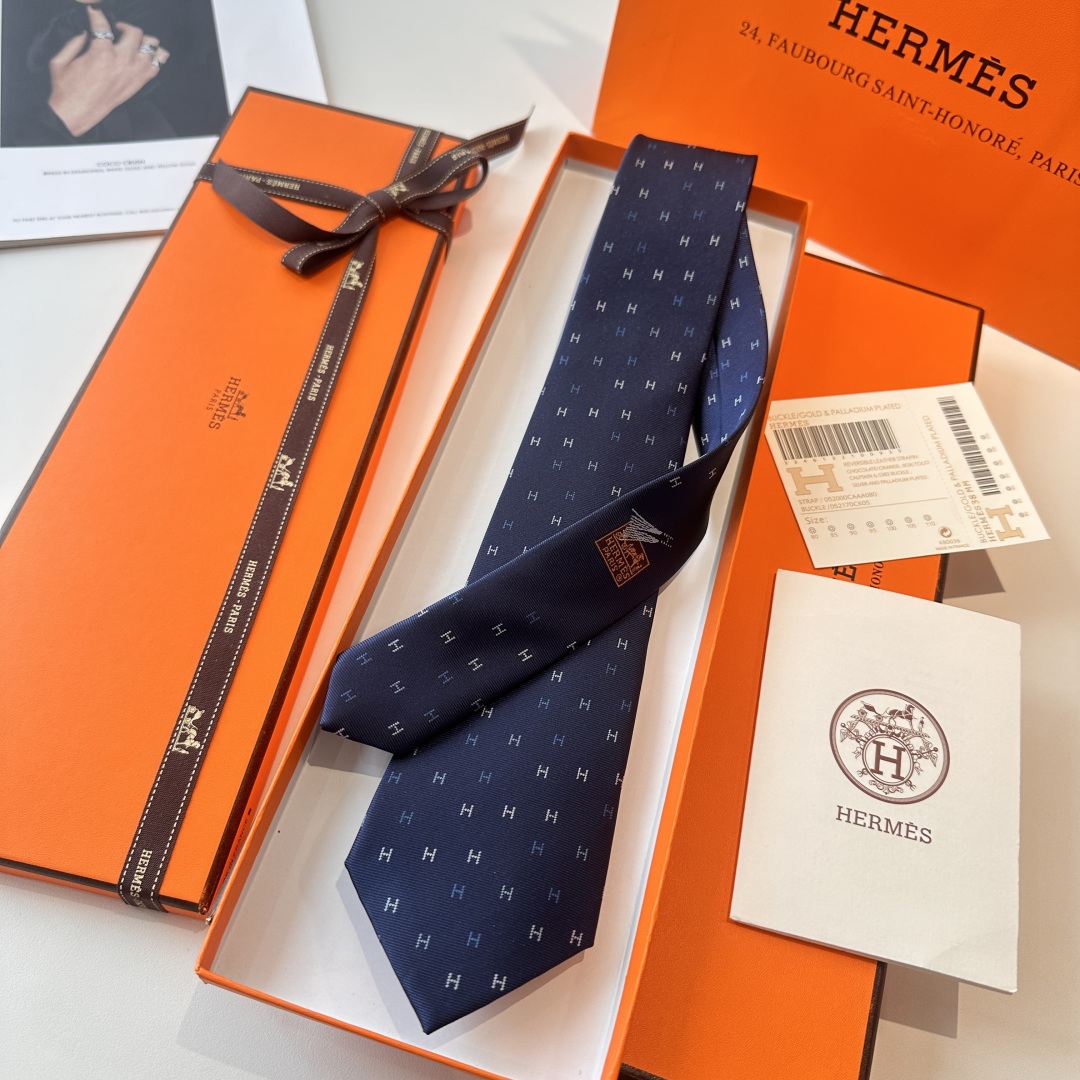 特价特 爱马仕男士新款领带系列👔👔，稀有H家每年都有一千条不同印花的领带面世，从最初的多以几何图案表现骑