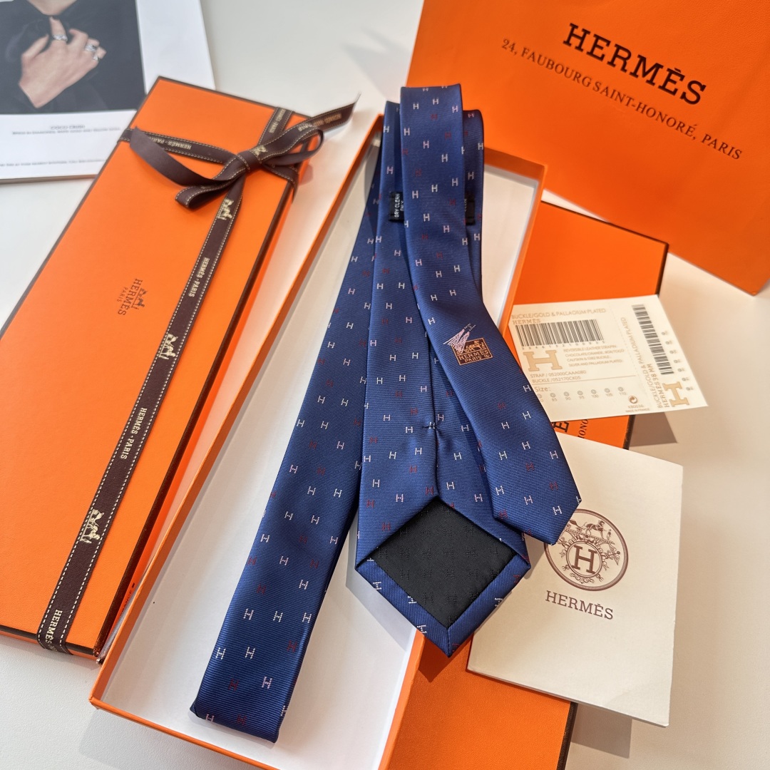 特价特 爱马仕男士新款领带系列👔👔，稀有H家每年都有一千条不同印花的领带面世，从最初的多以几何图案表现骑