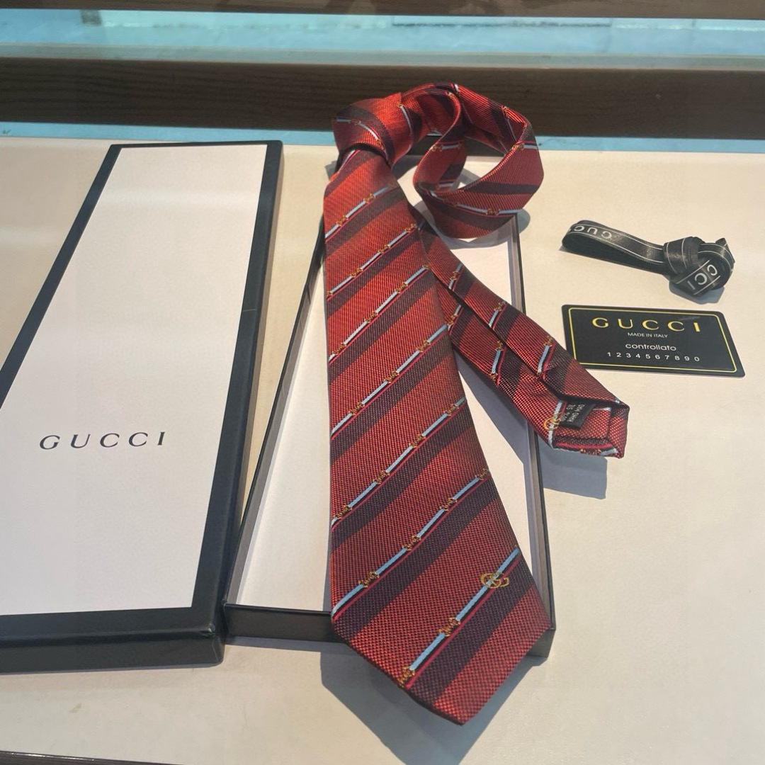 特价 G家专柜新款【GG标识印花领带】男士领带👔👔，稀有采用经典小G LOGO提花展现精湛手工与时尚优雅