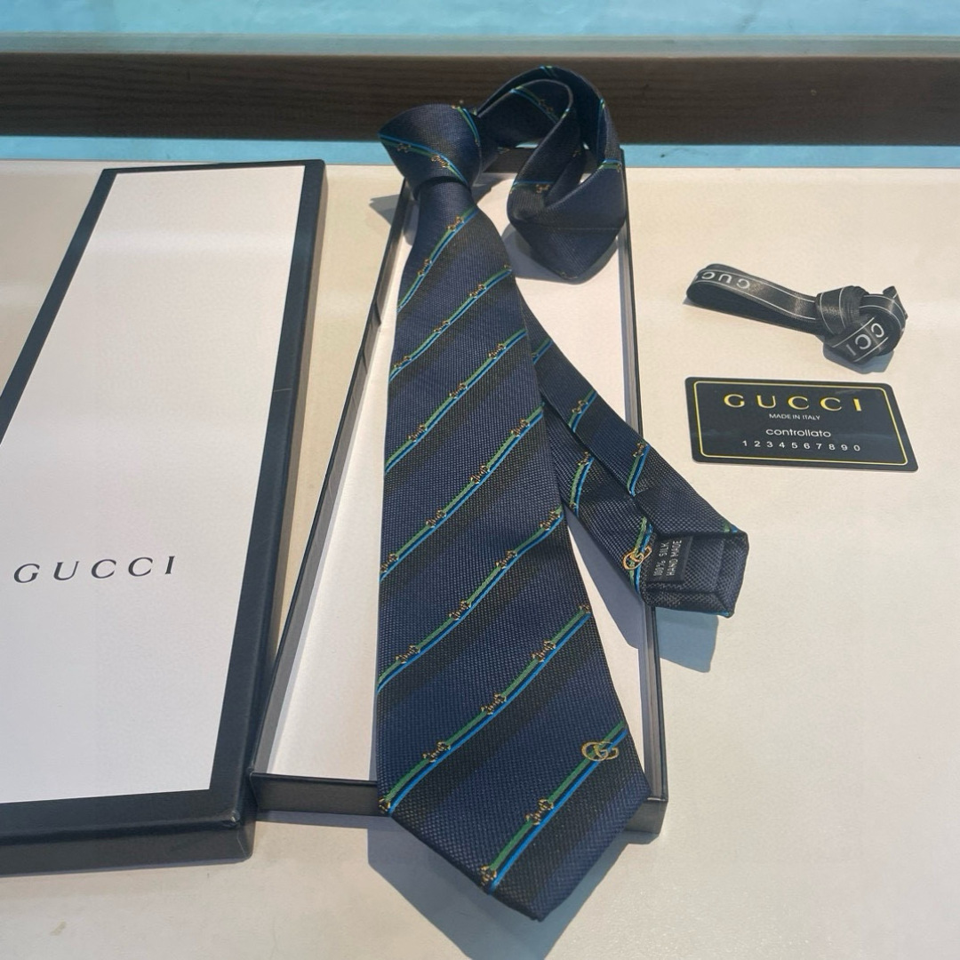 特价 G家专柜新款【GG标识印花领带】男士领带👔👔，稀有采用经典小G LOGO提花展现精湛手工与时尚优雅