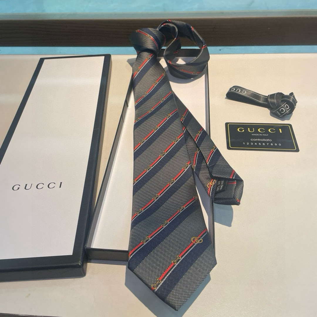 特价 G家专柜新款【GG标识印花领带】男士领带👔👔，稀有采用经典小G LOGO提花展现精湛手工与时尚优雅