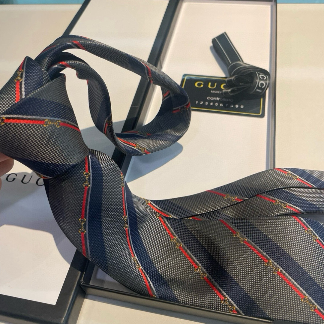 特价 G家专柜新款【GG标识印花领带】男士领带👔👔，稀有采用经典小G LOGO提花展现精湛手工与时尚优雅