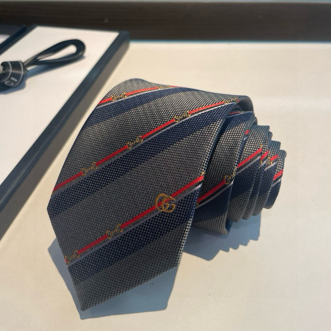 特价 G家专柜新款【GG标识印花领带】男士领带👔👔，稀有采用经典小G LOGO提花展现精湛手工与时尚优雅