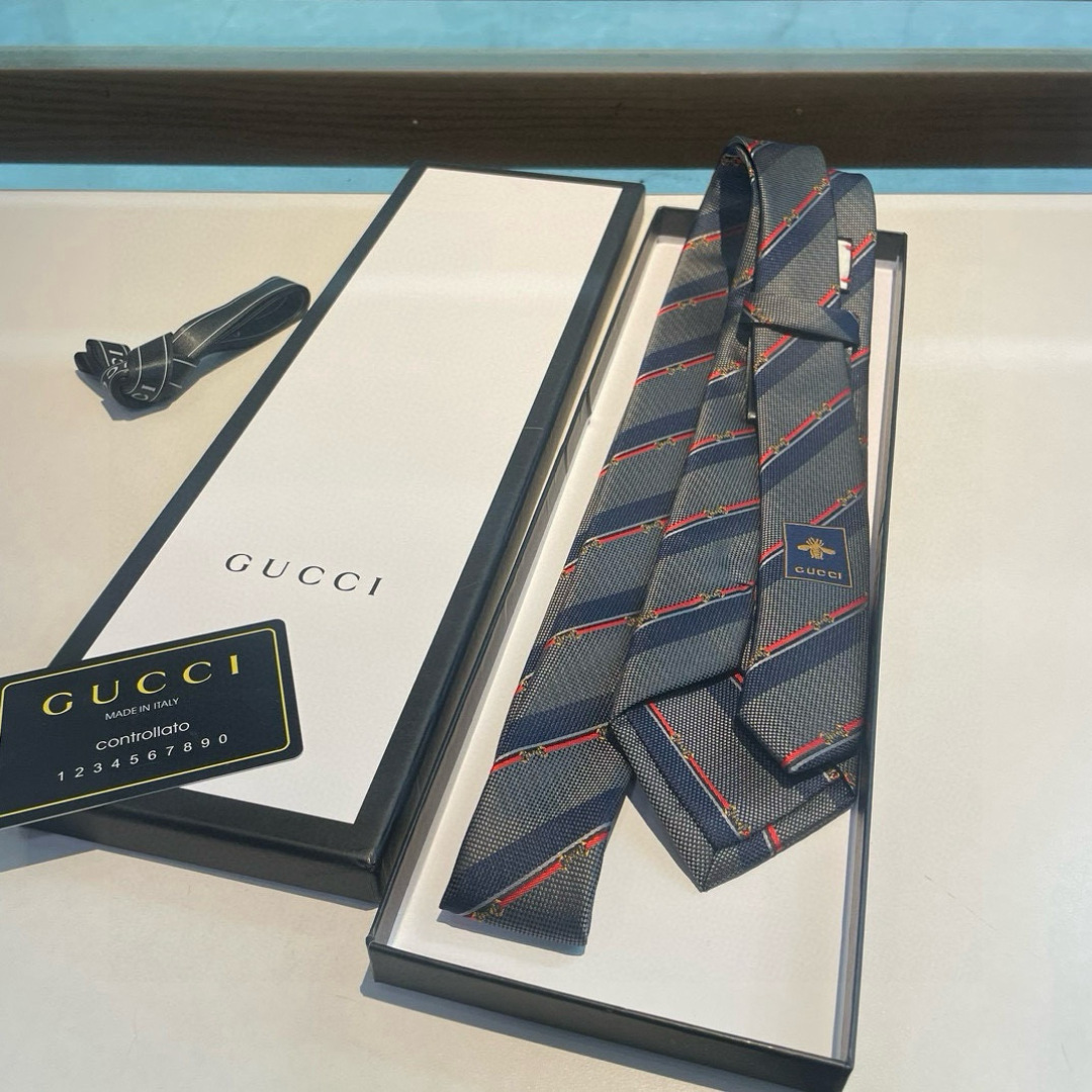 特价 G家专柜新款【GG标识印花领带】男士领带👔👔，稀有采用经典小G LOGO提花展现精湛手工与时尚优雅