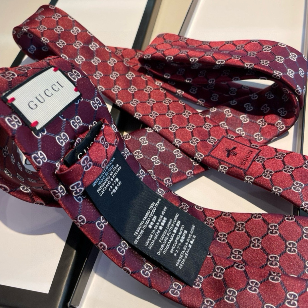 特价 G家专柜新款【GG标识印花领带】男士领带👔👔，稀有采用经典小G LOGO提花展现精湛手工与时尚优雅