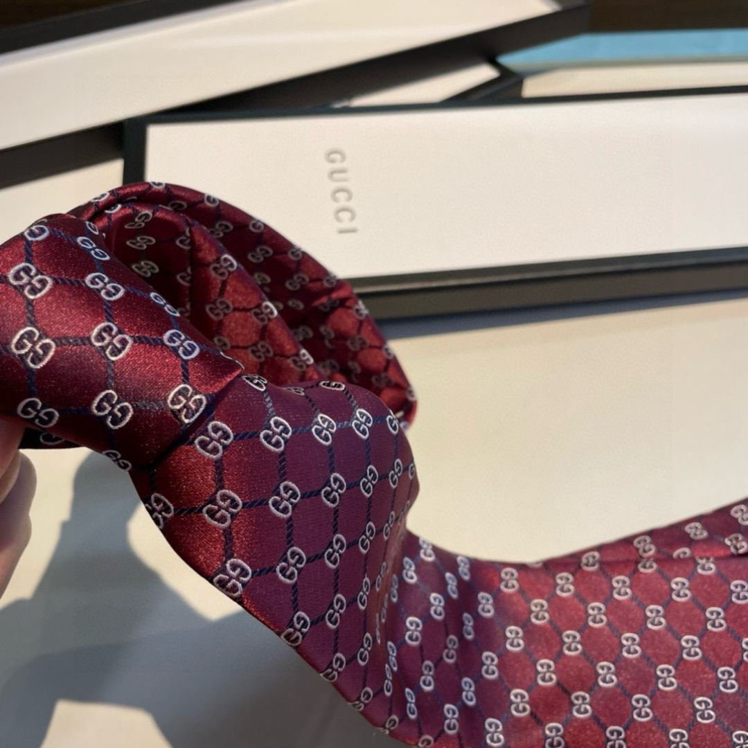 特价 G家专柜新款【GG标识印花领带】男士领带👔👔，稀有采用经典小G LOGO提花展现精湛手工与时尚优雅