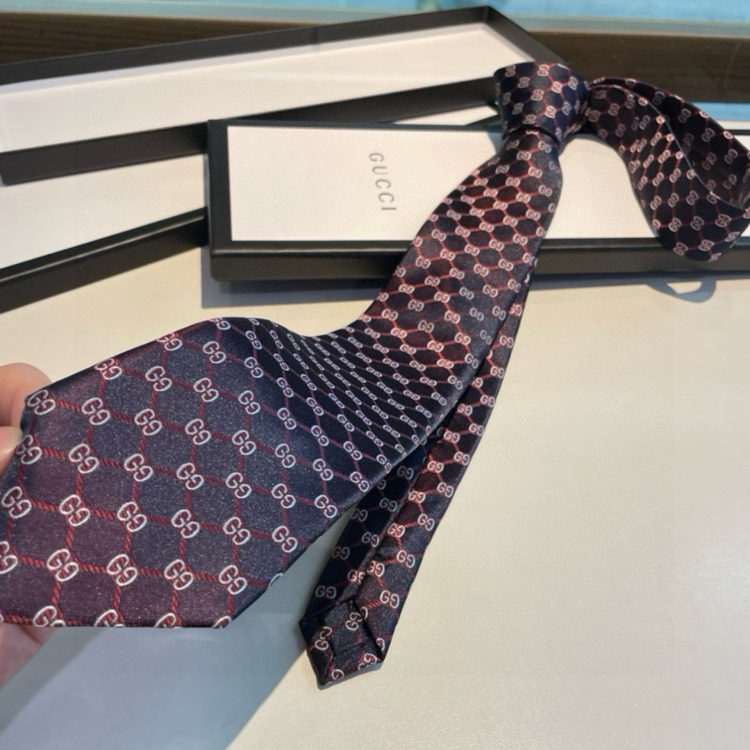 特价 G家专柜新款【GG标识印花领带】男士领带👔👔，稀有采用经典小G LOGO提花展现精湛手工与时尚优雅
