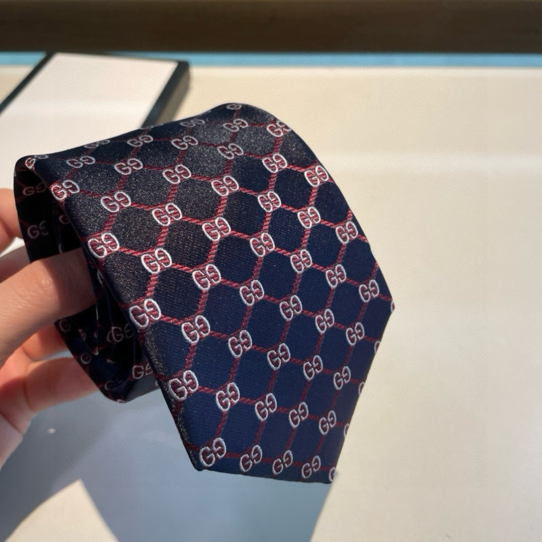 特价 G家专柜新款【GG标识印花领带】男士领带👔👔，稀有采用经典小G LOGO提花展现精湛手工与时尚优雅
