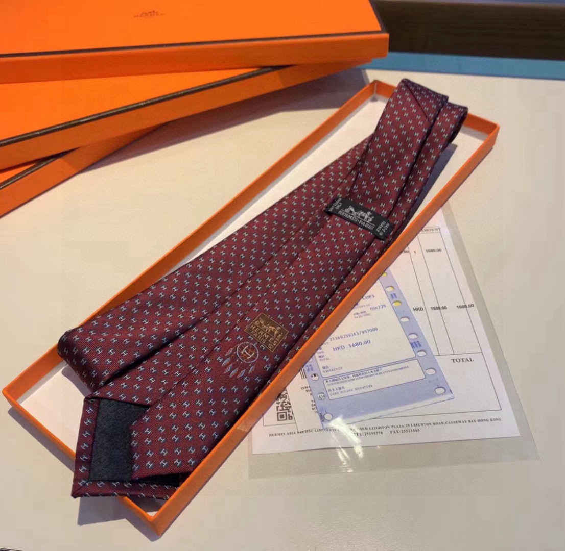 特价爱马仕H字母男士新款领带系列👔👔，让男士可以充分展示自己个性。100%顶级斜纹真丝手工定制‼