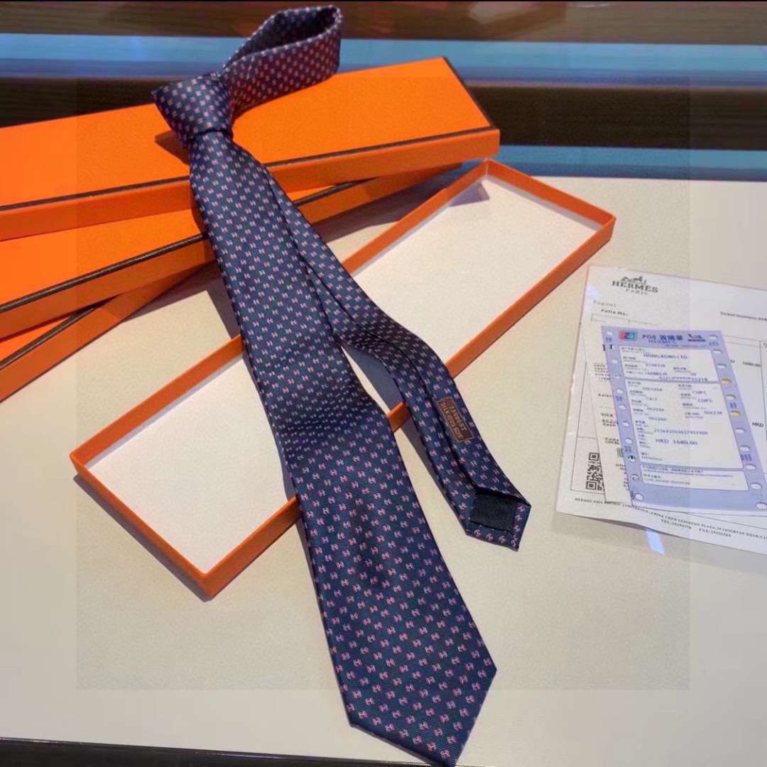 特价爱马仕H字母男士新款领带系列👔👔，让男士可以充分展示自己个性。100%顶级斜纹真丝手工定制‼