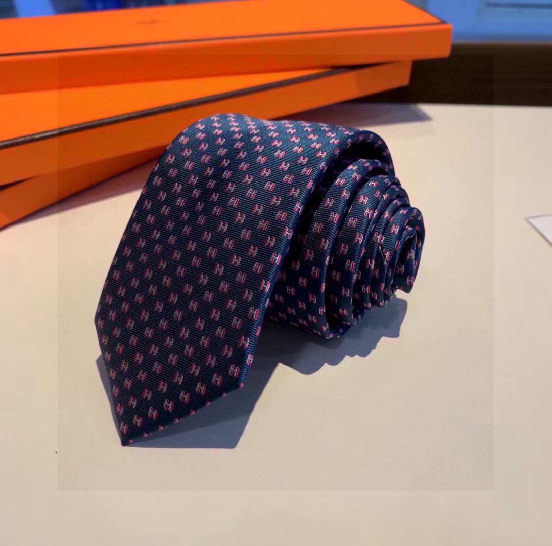 特价爱马仕H字母男士新款领带系列👔👔，让男士可以充分展示自己个性。100%顶级斜纹真丝手工定制‼