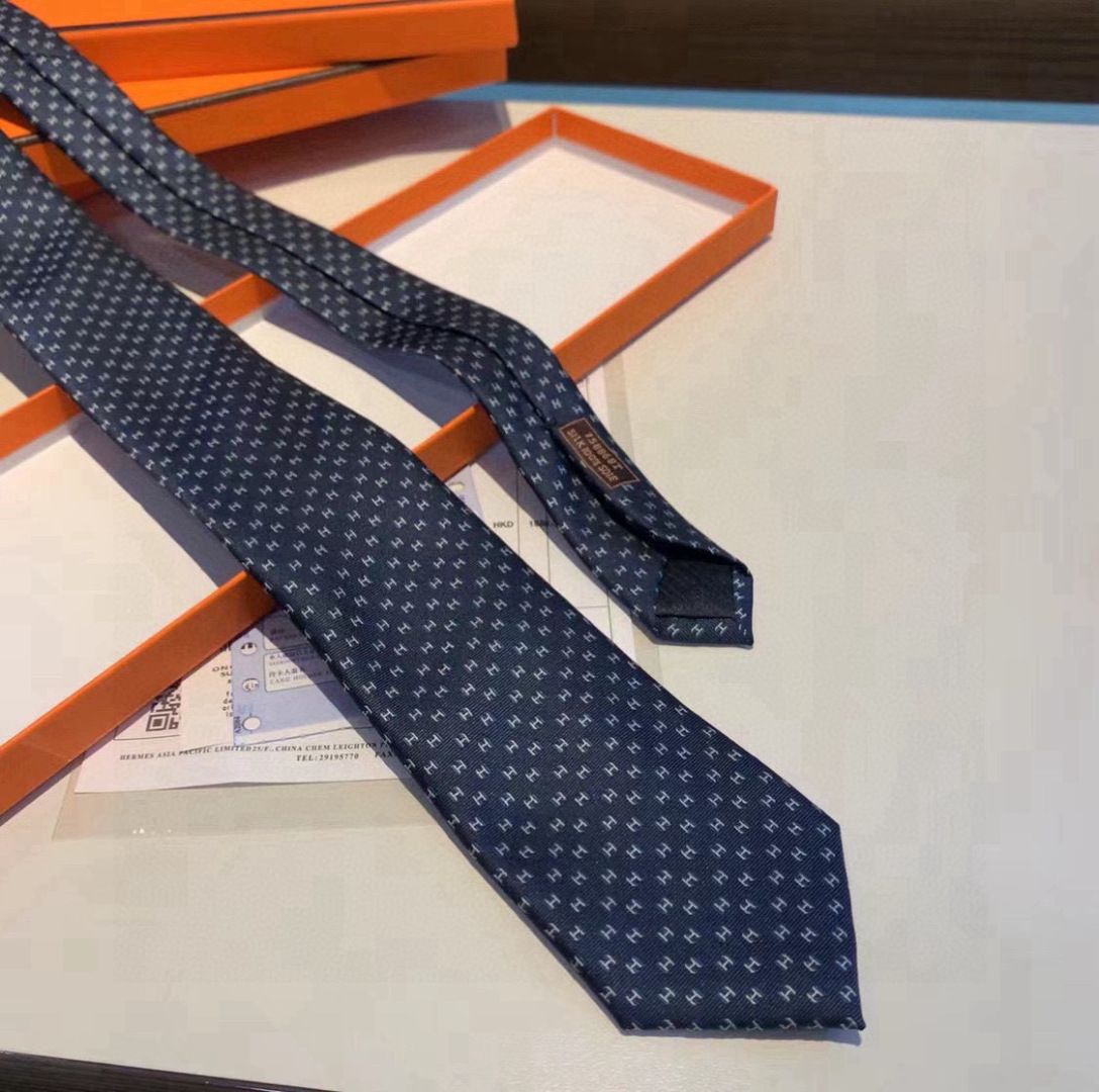 特价爱马仕H字母男士新款领带系列👔👔，让男士可以充分展示自己个性。100%顶级斜纹真丝手工定制‼